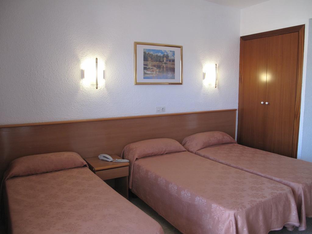 Hotel Reymar Malgrat de Mar Oda fotoğraf